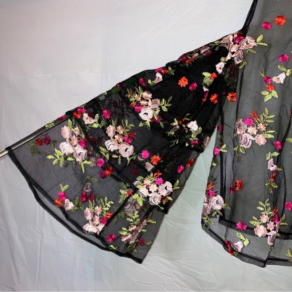 Impulsive Sheer Floral Embroidered Cold Shoulder Ruffle Sleeve Women’s Blouse - Picture 4 of 12